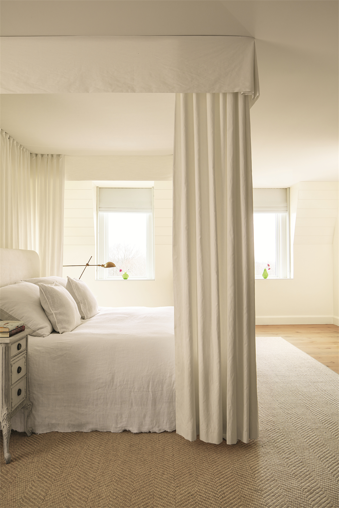 BM_CT25_B15_Bedroom_Glacier<a href='/Family/info_itemid_3952.html'><a href='/Family/info_itemid_4820.html'>White</a></a>_CMYK.png
